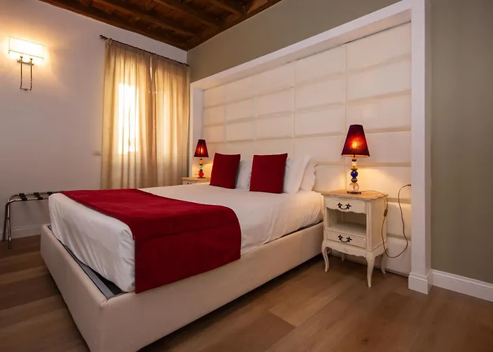 Town House Spagna- Luxury Rooms With Jacuzzi Bath